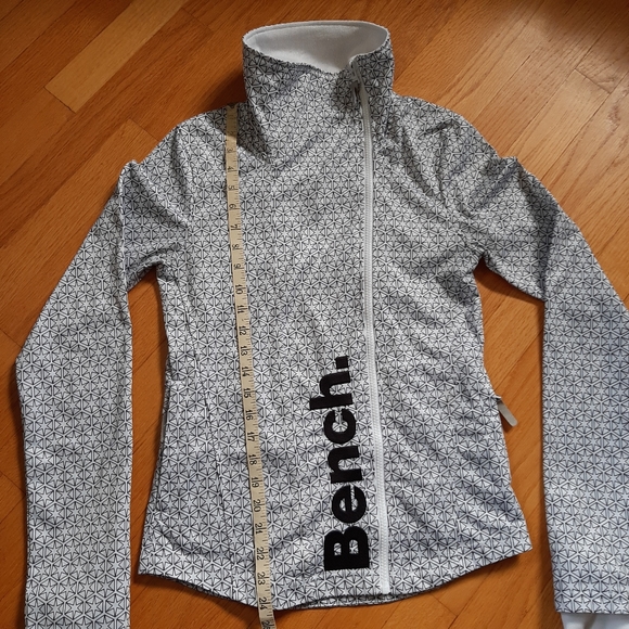 Asymmetrical Bench jacket - Picture 7 of 9